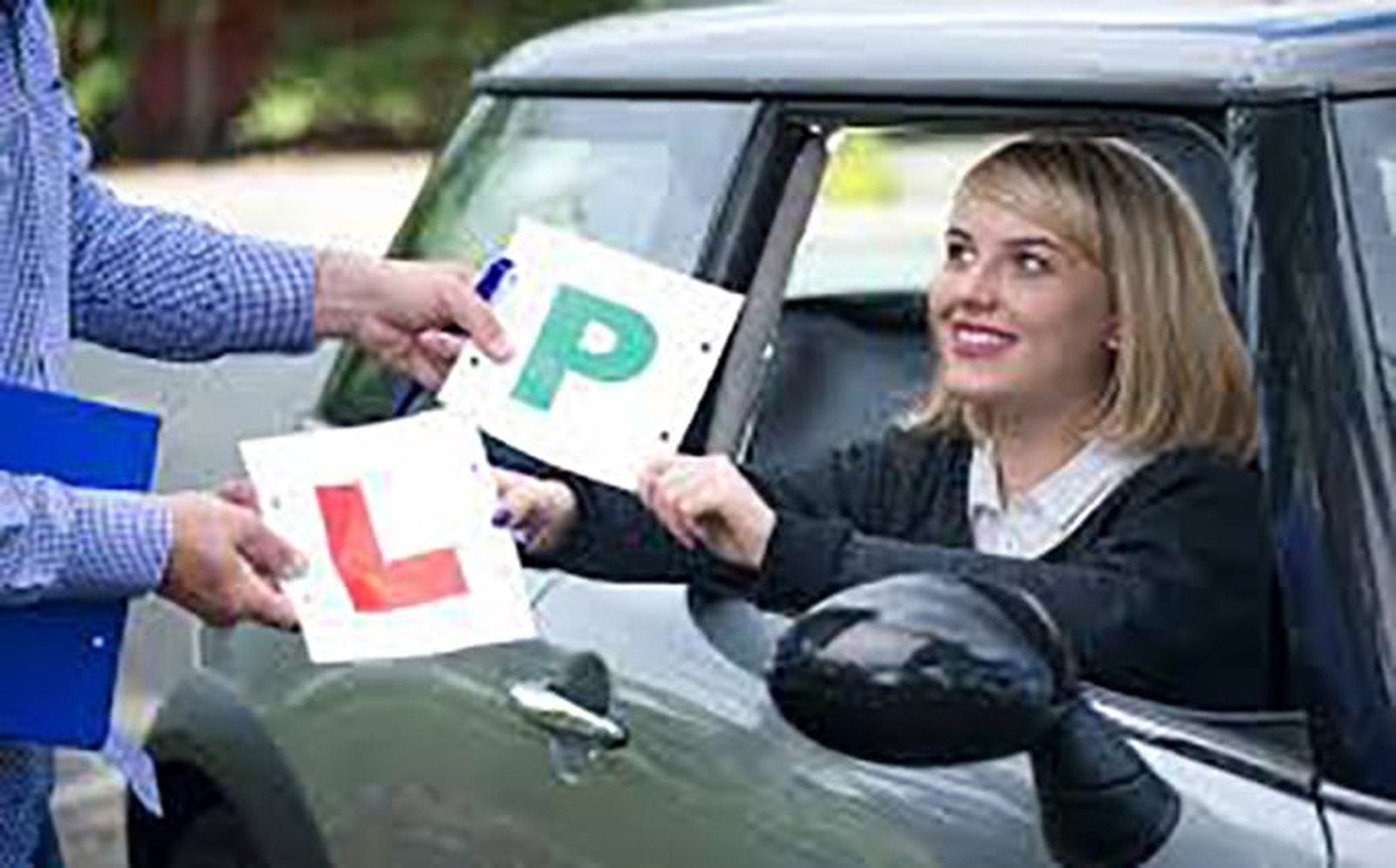 Learner driver on an automatic driving lesson with Sydney South Driving School